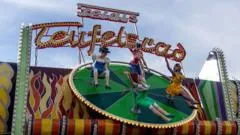 Oktoberfest Teufelsrad voyeurism: Shorts combat upskirting