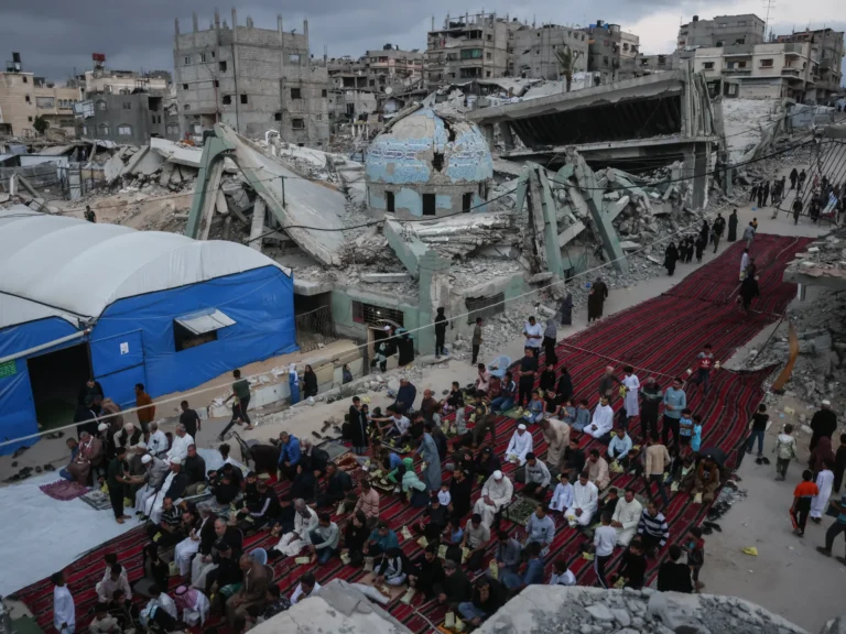 Gaza Palestinians Confront Somber Eid Amidst Displacement and Economic Strain