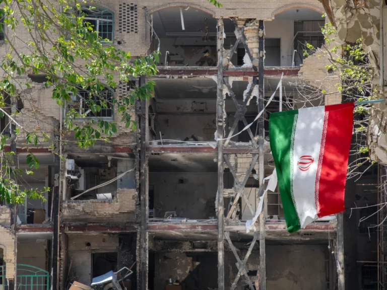 Escalating Tensions: US and Iran Exchange Strikes Amidst Ceasefire Claims